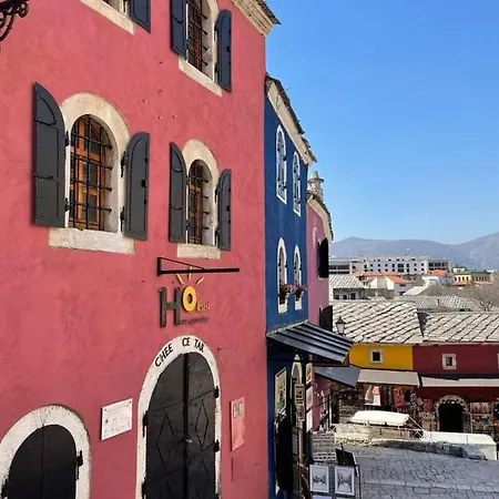Mona Mostar