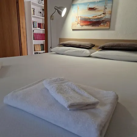 Aparthotel Mona